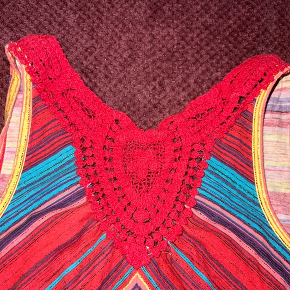 Women’s Size Medium Tank Top - Picture 3 of 4